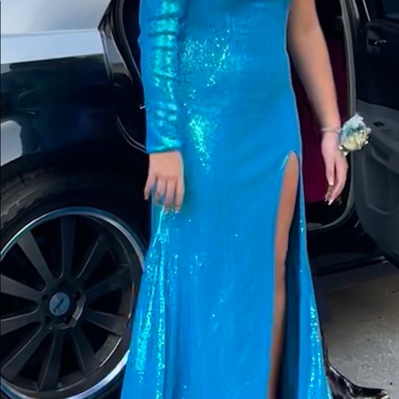 Ashley Lauren Prom one shoulder dress style 11026 size 10 - Picture 4 of 5